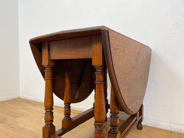 WMK # Schöner ovaler antiker Klapptisch aus Dänemark, aus massiver Eiche, sehr praktisch und gut erhalten I niedriger Esstisch Salontisch Beistelltisch Konsole Spieletisch Table Vintage Berlin Bremen