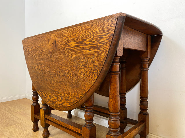 WMK # Schöner ovaler antiker Klapptisch aus Dänemark, aus massiver Eiche, sehr praktisch und gut erhalten I niedriger Esstisch Salontisch Beistelltisch Konsole Spieletisch Table Vintage Berlin Bremen