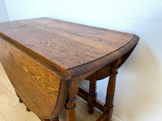 WMK # Schöner ovaler antiker Klapptisch aus Dänemark, aus massiver Eiche, sehr praktisch und gut erhalten I niedriger Esstisch Salontisch Beistelltisch Konsole Spieletisch Table Vintage Berlin Bremen