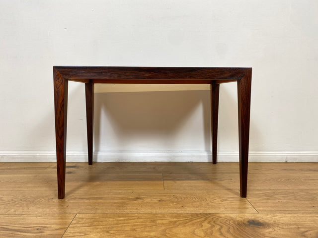 WMK # Stilvoller und sehr gut erhaltener kleiner skandinavischer 60er Jahre Couchtisch aus edlem Palisander # Wohnzimmertisch Beistelltisch Coffee Table Rosewood Danish Design Vintage Mid-Century 70er