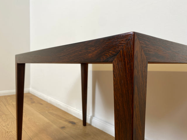 WMK # Stilvoller und sehr gut erhaltener kleiner skandinavischer 60er Jahre Couchtisch aus edlem Palisander # Wohnzimmertisch Beistelltisch Coffee Table Rosewood Danish Design Vintage Mid-Century 70er
