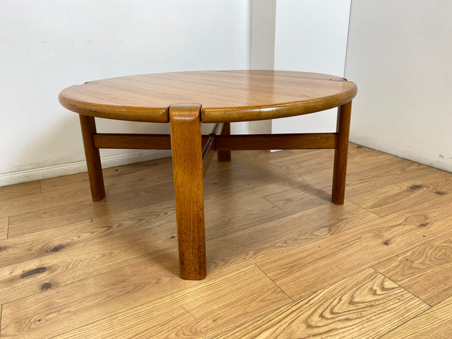 WMK # Rarer & gut erhaltener runder skandinavischer Mid-Century Designercouchtisch von L. Olsen & Søn Møbelfabrik aus massivem Teakholz # Wohnzimmertisch Round Coffee Table Danish Design Vintage Teak