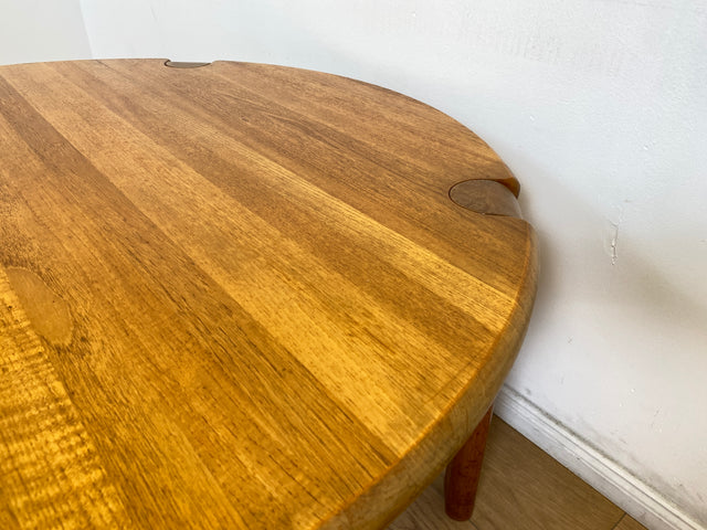 WMK # Rarer & gut erhaltener runder skandinavischer Mid-Century Designercouchtisch von L. Olsen & Søn Møbelfabrik aus massivem Teakholz # Wohnzimmertisch Round Coffee Table Danish Design Vintage Teak