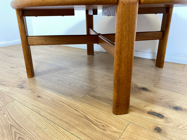 WMK # Rarer & gut erhaltener runder skandinavischer Mid-Century Designercouchtisch von L. Olsen & Søn Møbelfabrik aus massivem Teakholz # Wohnzimmertisch Round Coffee Table Danish Design Vintage Teak