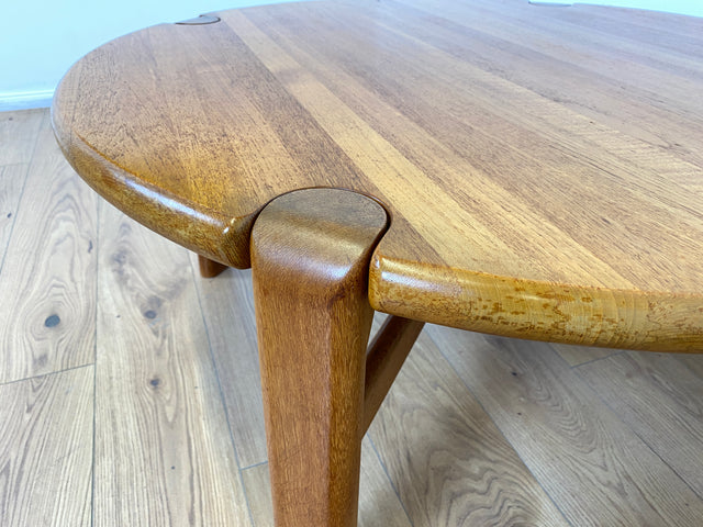 WMK # Rarer & gut erhaltener runder skandinavischer Mid-Century Designercouchtisch von L. Olsen & Søn Møbelfabrik aus massivem Teakholz # Wohnzimmertisch Round Coffee Table Danish Design Vintage Teak