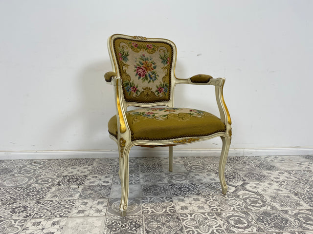 WMK# 1/2 Eleganter Sessel aus 1960ern im Rokoko Stil mit weiß-goldem Holzrahmen, floralem Gobelin Bezug & Federkern I Armlehnstuhl Stuhl Armchair Sitzgarnitur Chippendale Stilmöbel Louis XV Vintage