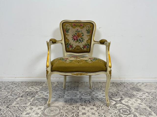 WMK# 1/2 Eleganter Sessel aus 1960ern im Rokoko Stil mit weiß-goldem Holzrahmen, floralem Gobelin Bezug & Federkern I Armlehnstuhl Stuhl Armchair Sitzgarnitur Chippendale Stilmöbel Louis XV Vintage