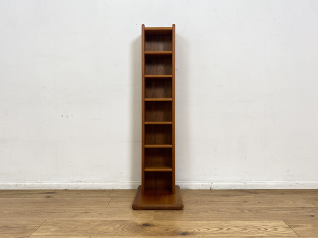 WMK I Hochwertiges schmales skandinavisches Standregal aus Teakholz I kleines Regal Bücherregal Holzregal Aufbewahrung Organizer CD Beistelltisch Danish Design Vintage Teak Berlin Dortmund Regensburg