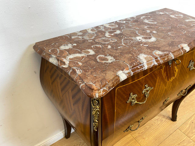 WMK I Elegante kleine skandinavische Stilmöbel Bombé Kommode von Rydén Möbler, Vollholz, mit Schubladen & edler Marmor Platte I Schrank Dresser Flur Barock Rokoko Louis XV Vintage Berlin Hessen Bayern