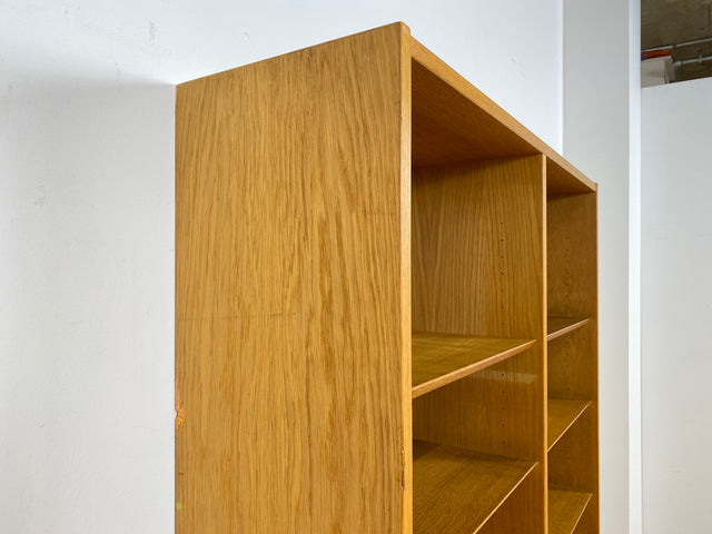 WMK I Hochwertiges skandinavisches Designer Bücherregal von Poul Hundevad , Vollholz in Eiche, mit verstell. Regalböden I Regal Bücherschrank Holzregal Danish Design Mid-Century Vintage Berlin München