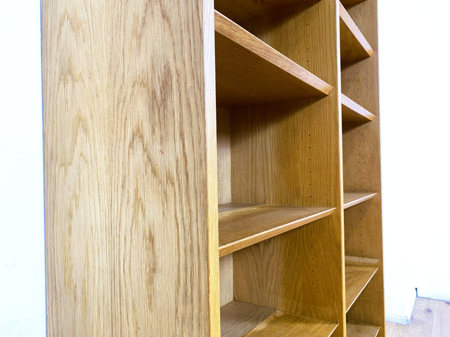 WMK I Hochwertiges skandinavisches Designer Bücherregal von Poul Hundevad , Vollholz in Eiche, mit verstell. Regalböden I Regal Bücherschrank Holzregal Danish Design Mid-Century Vintage Berlin München