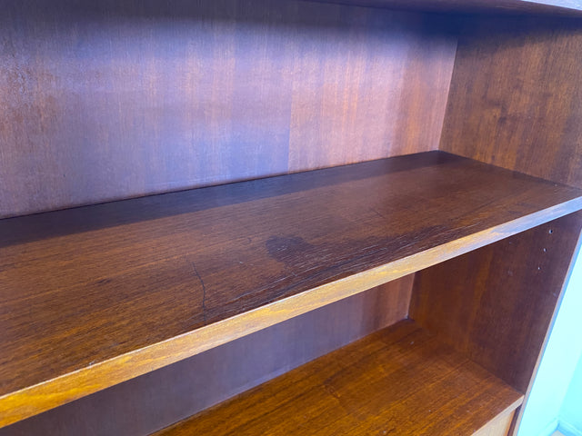 WMK I Schöner skandinavischer Mid-Century Bücherschrank mit ausziehbarer Schreibfläche und Geheimfach I Sekretär Schreibtisch Regal Bücherregal Highboard Kommode Vintage 60er Berlin Hannover Leipzig