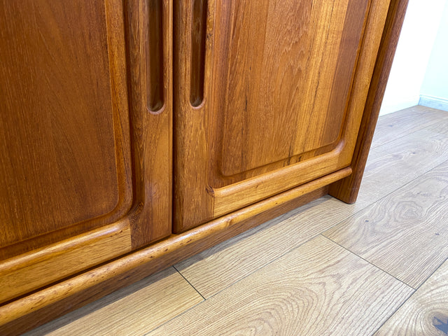 WMK I Stilvolle & gut erhaltene skandinavische Mid-Century Kommode aus vollem Holz in Teak I Schrank Sideboard Schuhschrank Wäschekommode Vintage 60er 70er Danish Design Teakholz München Hamburg Kiel