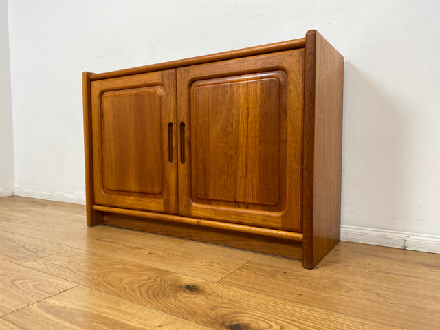 WMK I Stilvolle & gut erhaltene skandinavische Mid-Century Kommode aus vollem Holz in Teak I Schrank Sideboard Schuhschrank Wäschekommode Vintage 60er 70er Danish Design Teakholz München Hamburg Kiel