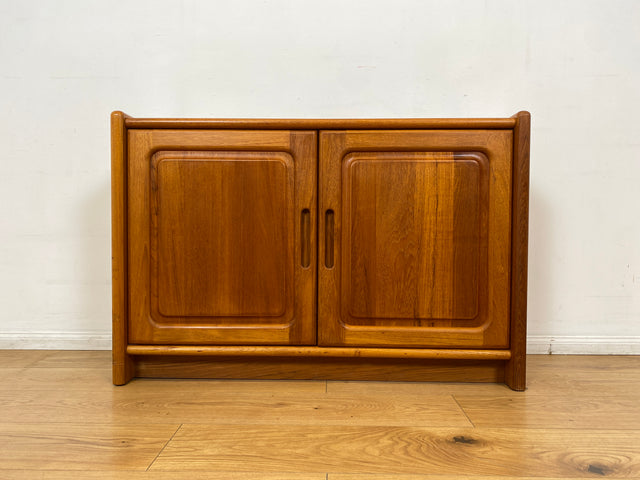 WMK I Stilvolle & gut erhaltene skandinavische Mid-Century Kommode aus vollem Holz in Teak I Schrank Sideboard Schuhschrank Wäschekommode Vintage 60er 70er Danish Design Teakholz München Hamburg Kiel