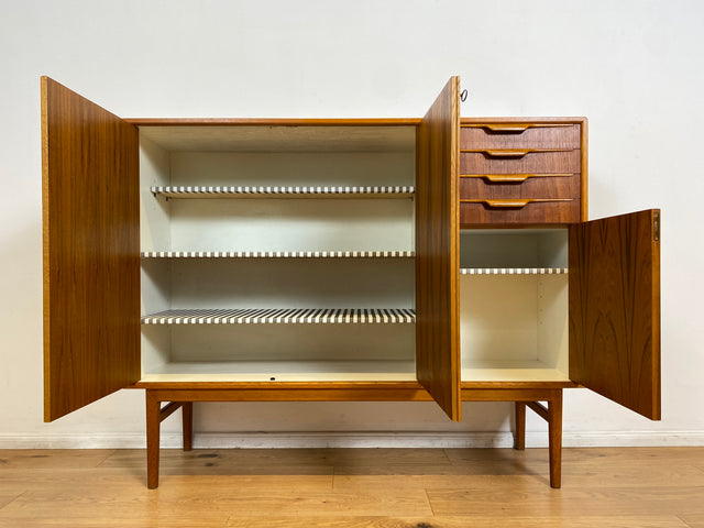 WMK I Hochwertiges skandinavisches Mid-Century Designer Highboard von Bertil Fridhagen für Bodafors , Vollholz in Teak I Sideboard Kommode Schrank Danish Design Vintage 60er Köln Regensburg Teakholz
