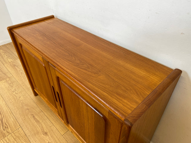 WMK I Stilvolle & gut erhaltene skandinavische Mid-Century Kommode aus vollem Holz in Teak I Schrank Sideboard Schuhschrank Wäschekommode Vintage 60er 70er Danish Design Teakholz München Hamburg Kiel