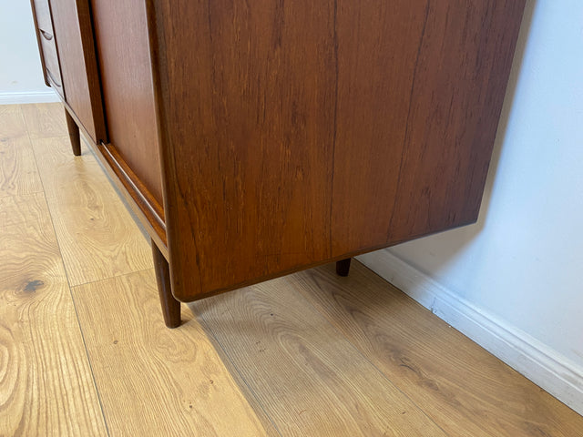 WMK # Hochwertiges skandinavisches Mid-Century Designer Sideboard von Arne Vodder , Vollholz in Teak mit Schiebetüren und Schubladen # Kommode Highboard Schrank Anrichte Danish Design Vintage Teakholz