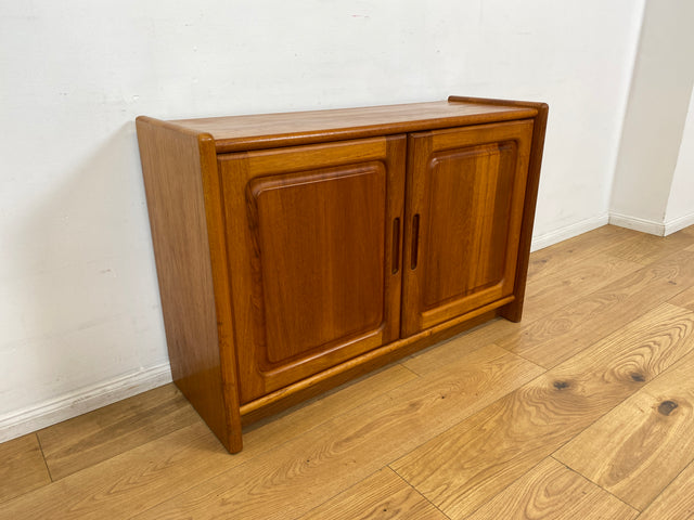 WMK I Stilvolle & gut erhaltene skandinavische Mid-Century Kommode aus vollem Holz in Teak I Schrank Sideboard Schuhschrank Wäschekommode Vintage 60er 70er Danish Design Teakholz München Hamburg Kiel