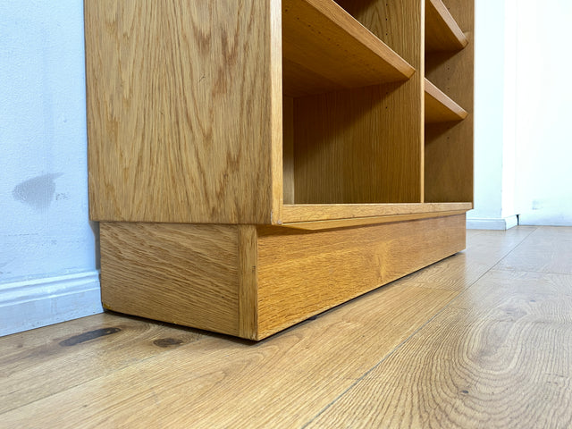 WMK I Hochwertiges skandinavisches Designer Bücherregal von Poul Hundevad , Vollholz in Eiche, mit verstell. Regalböden I Regal Bücherschrank Holzregal Danish Design Mid-Century Vintage Berlin München