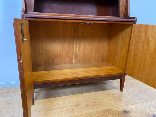 WMK I Schöner skandinavischer Mid-Century Bücherschrank mit ausziehbarer Schreibfläche und Geheimfach I Sekretär Schreibtisch Regal Bücherregal Highboard Kommode Vintage 60er Berlin Hannover Leipzig