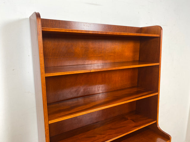 WMK I Hochwertiger skandinavische Mid-Century Bücherschrank aus vollem Holz mit verstellbaren Regalböden und Schubladen I Regal Bücherregal Holzregal Highboard Kommode Vintage Berlin Hannover München