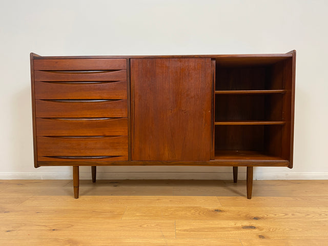 WMK # Hochwertiges skandinavisches Mid-Century Designer Sideboard von Arne Vodder , Vollholz in Teak mit Schiebetüren und Schubladen # Kommode Highboard Schrank Anrichte Danish Design Vintage Teakholz