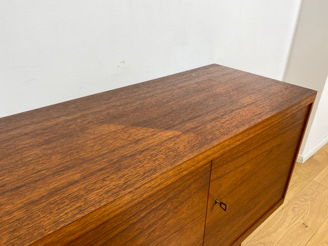 WMK I Stilvolles skandinavisches Mid-Century Sideboard , Vollholz in Teak, mit Schubladen & Palisander Griffen # Kommode Schrank Anrichte TV Bank Lowboard Danish Design Vintage Teakholz Berlin Dresden