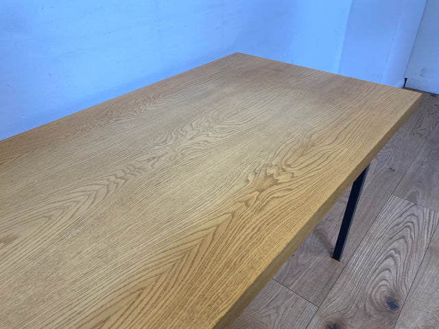 WMK I Minimalistischer Salontisch von VEB Hellerau aus 1966 in Sen Esche auf schwarzen Metallfüßen I Tisch Esstisch Couchtisch Küchentisch DDR Mid-Century Industrie Design 70er Berlin Leipzig Dresden