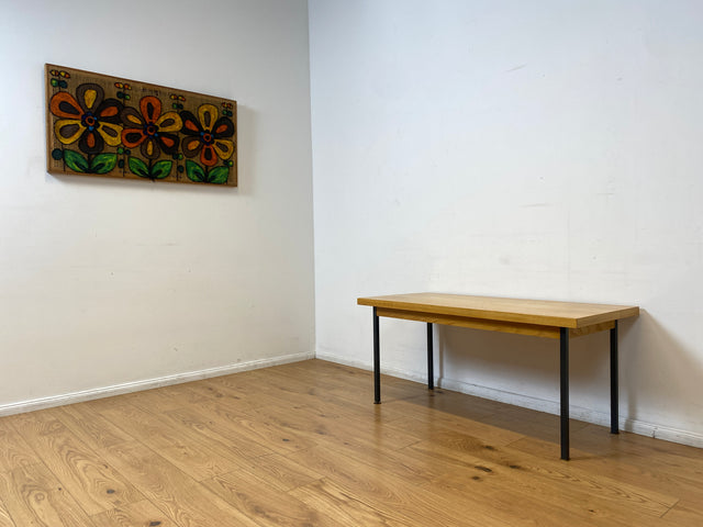 WMK I Minimalistischer Salontisch von VEB Hellerau aus 1966 in Sen Esche auf schwarzen Metallfüßen I Tisch Esstisch Couchtisch Küchentisch DDR Mid-Century Industrie Design 70er Berlin Leipzig Dresden