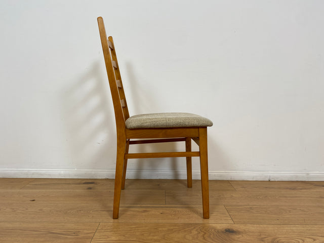 WMK # Set aus 4 formschönen, bequemen und gut erhaltenen 60er Jahre Stühlen aus Buchenholz mit dezentem Originalbezug # Stühle Küchenstühle Esszimmerstühle Holzstühle Dining Chairs Mid-Century Vintage
