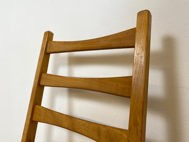 WMK # Set aus 4 formschönen, bequemen und gut erhaltenen 60er Jahre Stühlen aus Buchenholz mit dezentem Originalbezug # Stühle Küchenstühle Esszimmerstühle Holzstühle Dining Chairs Mid-Century Vintage