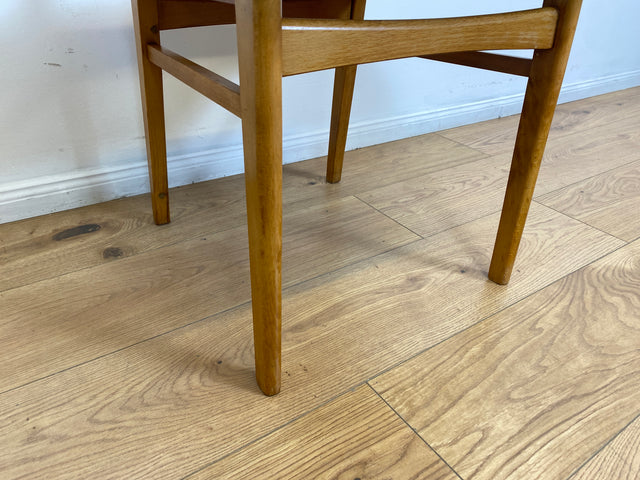 WMK # Set aus 4 formschönen, bequemen und gut erhaltenen 60er Jahre Stühlen aus Buchenholz mit dezentem Originalbezug # Stühle Küchenstühle Esszimmerstühle Holzstühle Dining Chairs Mid-Century Vintage