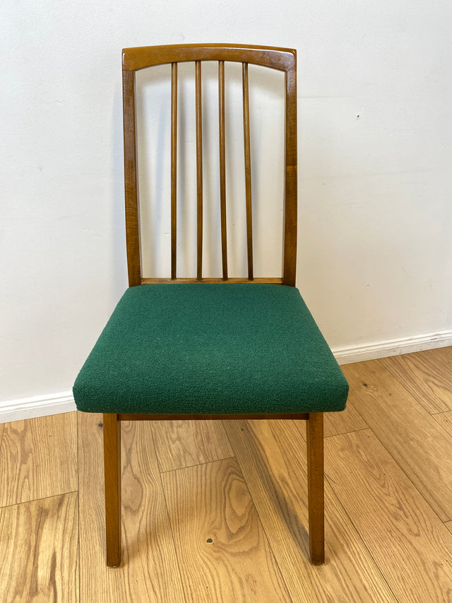WMK I Set aus 4 sehr schönen Mid-Century Esszimmerstühlen mit Sprossen & grünem Originalbezug, bau ähnlich mit Casala I Stühle Küchenstühle Dining Chairs Tisch Vintage 50er 60er Berlin Hamburg München