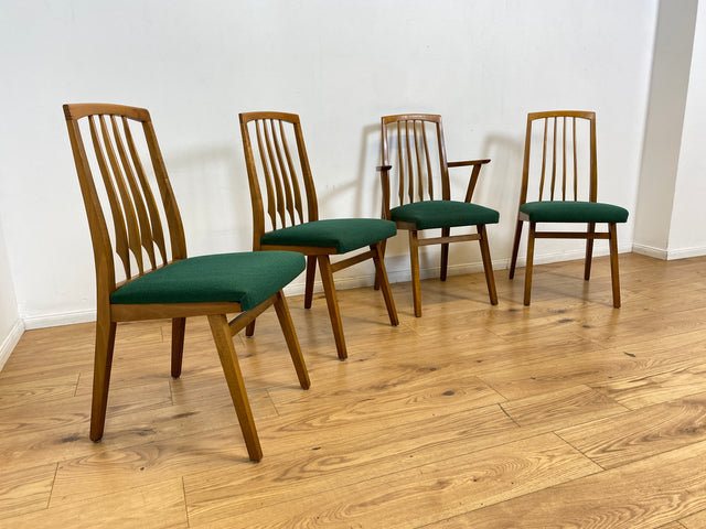 WMK I Set aus 4 sehr schönen Mid-Century Esszimmerstühlen mit Sprossen & grünem Originalbezug, bau ähnlich mit Casala I Stühle Küchenstühle Dining Chairs Tisch Vintage 50er 60er Berlin Hamburg München