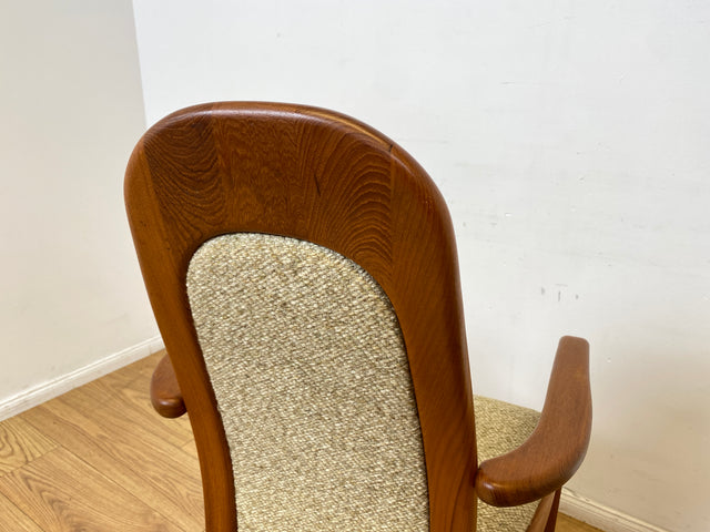 WMK I Set aus 4 hochwertigen skandinavischen Designer Stühlen I Holstebro Møbelfabrik I Teakholz I naturbeiger Originalbezug I Dining Chairs Armlehnen Esszimmer Danish Design Mid-Century Vintage Teak