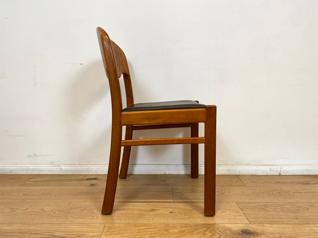 WMK # Set aus 4 stilvollen skandinavischen Mid-Century Stühlen aus massivem Teakholz mit braunem Skai Bezug mit Patina # Esszimmerstühle Küchenstühle Dining Chairs Danish Design Leder Vintage Teak