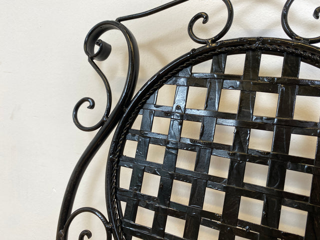 WMK # Sehr hübsches & gut erhaltenes Vintage Set aus Klapptisch & 2 Klappstühlen aus Metall in Schwarz, Outdoor geeignet # Balkonmöbel Gartenmöbel Campingmöbel Gartengarnitur Metalltisch Bistrotisch