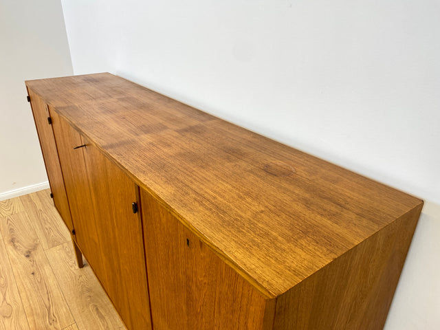 WMK # Hochwertiges skandinavisches 60er Jahre Highboard in Teakholz mit Schubladen, Barfach und formschönen Holzgriffen # Schrank Sideboard Anrichte Barschrank Danish Design Mid-Century Vintage Teak