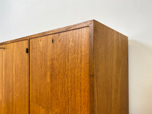 WMK # Hochwertiges skandinavisches 60er Jahre Highboard in Teakholz mit Schubladen, Barfach und formschönen Holzgriffen # Schrank Sideboard Anrichte Barschrank Danish Design Mid-Century Vintage Teak