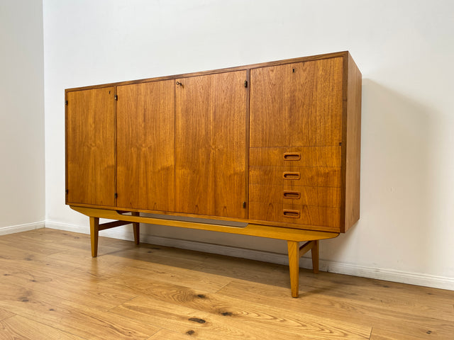 WMK # Hochwertiges skandinavisches 60er Jahre Highboard in Teakholz mit Schubladen, Barfach und formschönen Holzgriffen # Schrank Sideboard Anrichte Barschrank Danish Design Mid-Century Vintage Teak