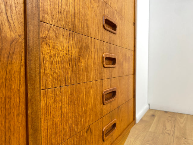 WMK # Hochwertiges skandinavisches 60er Jahre Highboard in Teakholz mit Schubladen, Barfach und formschönen Holzgriffen # Schrank Sideboard Anrichte Barschrank Danish Design Mid-Century Vintage Teak