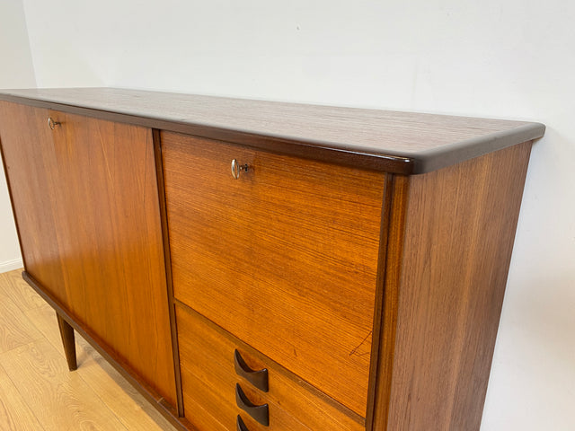WMK # Skandinavisches Mid-Century Designer Highboard "Roseto" by Svante Skogh for Abra, Vollholz in Teak, mit Schubladen & Bar # Sideboard Schrank Barschrank Kommode Danish Design Vintage Teak 60er