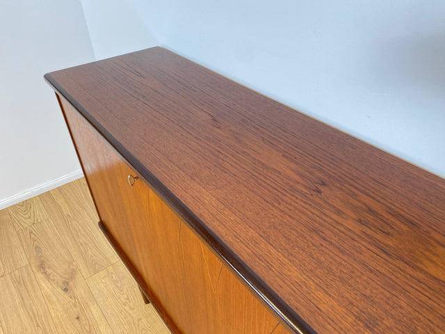 WMK # Skandinavisches Mid-Century Designer Highboard "Roseto" by Svante Skogh for Abra, Vollholz in Teak, mit Schubladen & Bar # Sideboard Schrank Barschrank Kommode Danish Design Vintage Teak 60er