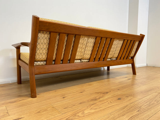 WMK # Stilvolles skandinavisches Mid-Century Designersofa von Glostrup Møbelfabrik mit Teakholz Rahmen & neuem Bezug # 3er Sofa Couch 3-Sitzer Daybed Sitzgarnitur Sitzgruppe Danish Design Vintage Teak