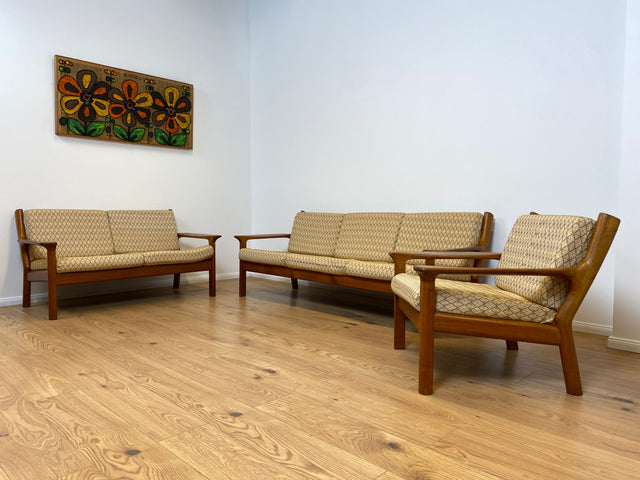 WMK # Stilvolles skandinavisches Mid-Century Designersofa von Glostrup Møbelfabrik mit Teakholz Rahmen & neuem Bezug # 3er Sofa Couch 3-Sitzer Daybed Sitzgarnitur Sitzgruppe Danish Design Vintage Teak