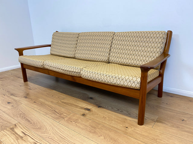 WMK # Stilvolles skandinavisches Mid-Century Designersofa von Glostrup Møbelfabrik mit Teakholz Rahmen & neuem Bezug # 3er Sofa Couch 3-Sitzer Daybed Sitzgarnitur Sitzgruppe Danish Design Vintage Teak