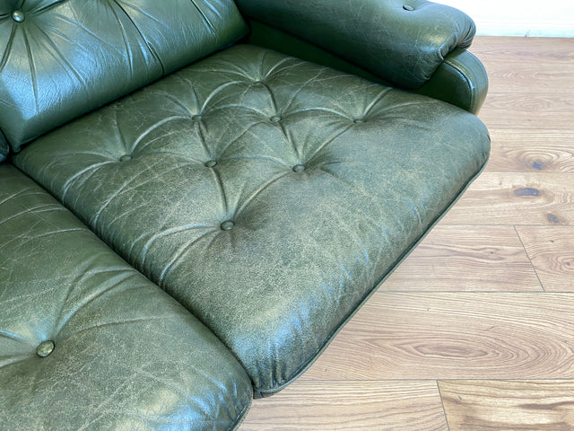 WMK # Stylish and extremely comfortable Scandinavian leather sofa with quilted genuine leather cover in green with a characteristic aged patina # Sofa Couch Leather Couch 2-seater Chesterfield Leather Vintage