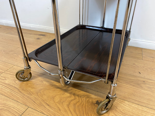 WMK # Kultiger & sehr gut erhaltener faltbarer 70er Jahre Servierwagen mit Chromgestell & auf Rollen # Teewagen Barwagen Beistelltisch Couchtisch Klapptisch Vintage Industrial Design Space Age Retro