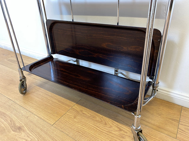 WMK # Kultiger & sehr gut erhaltener faltbarer 70er Jahre Servierwagen mit Chromgestell & auf Rollen # Teewagen Barwagen Beistelltisch Couchtisch Klapptisch Vintage Industrial Design Space Age Retro